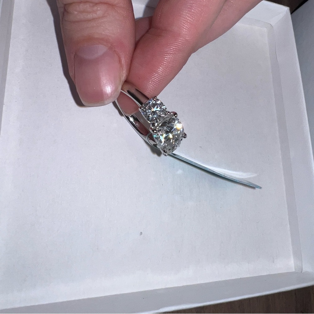 Sterling Silver Three Stone Moissanite Ring Size 8 - Picture 8 of 8